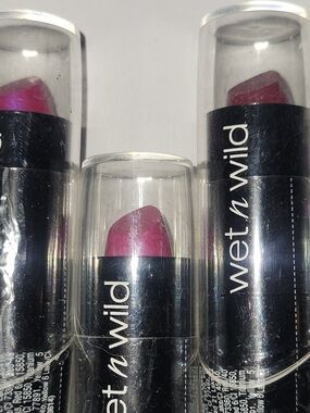 Wet n Wild Triple Pink Lipstick Set Of 5. Four Diffrent Shades